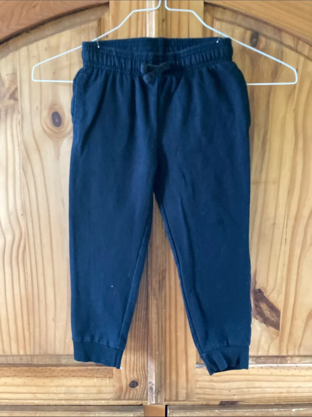Boys Carter’s black sweatpants size 5T